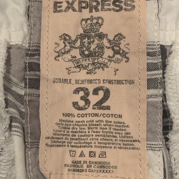 Men’s Express cargo shorts. Size 32. EUC. - Picture 2 of 3